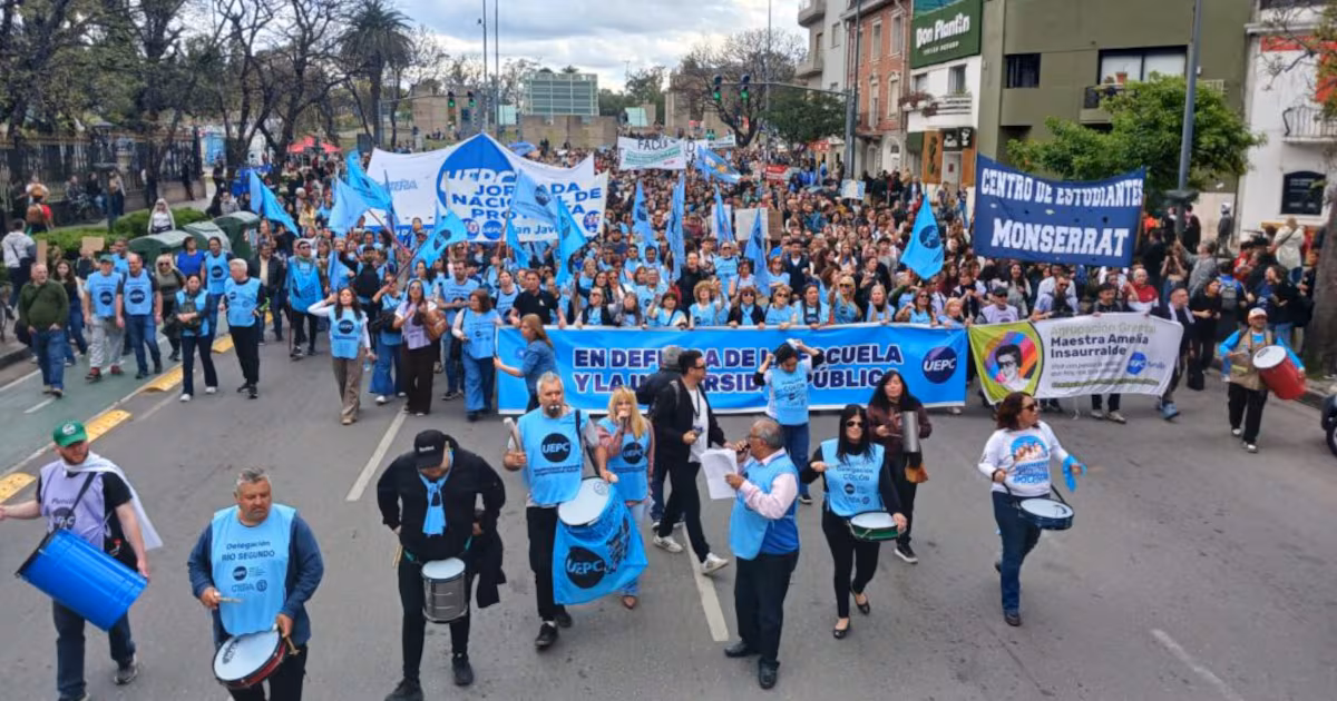 Córdoba reabre la paritaria docente y convoca a UEPC para el martes 20 de octubre