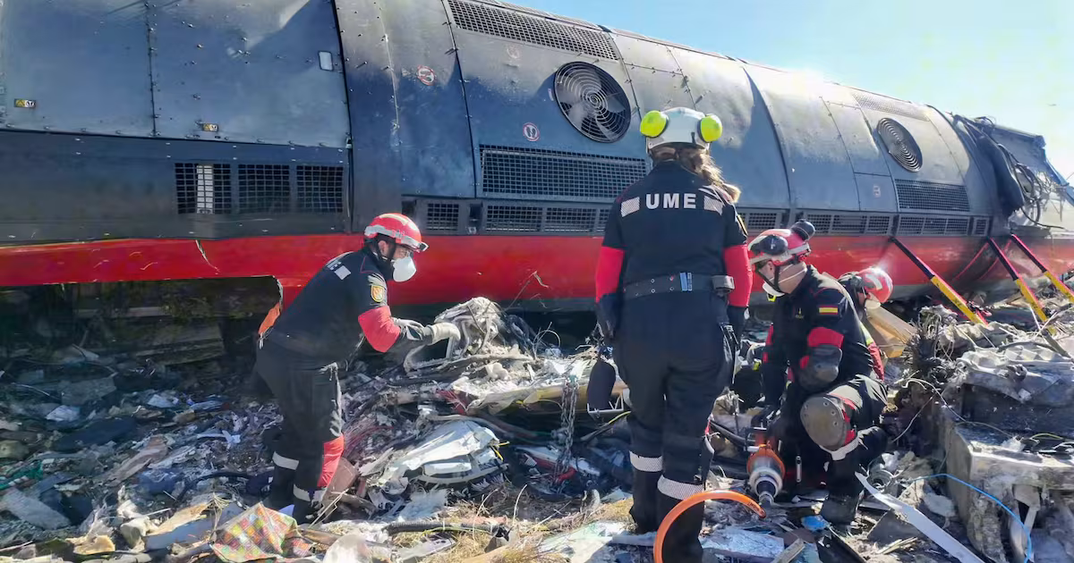 Choque entre trenes en Urda sacude España y impacta la precampaña electoral