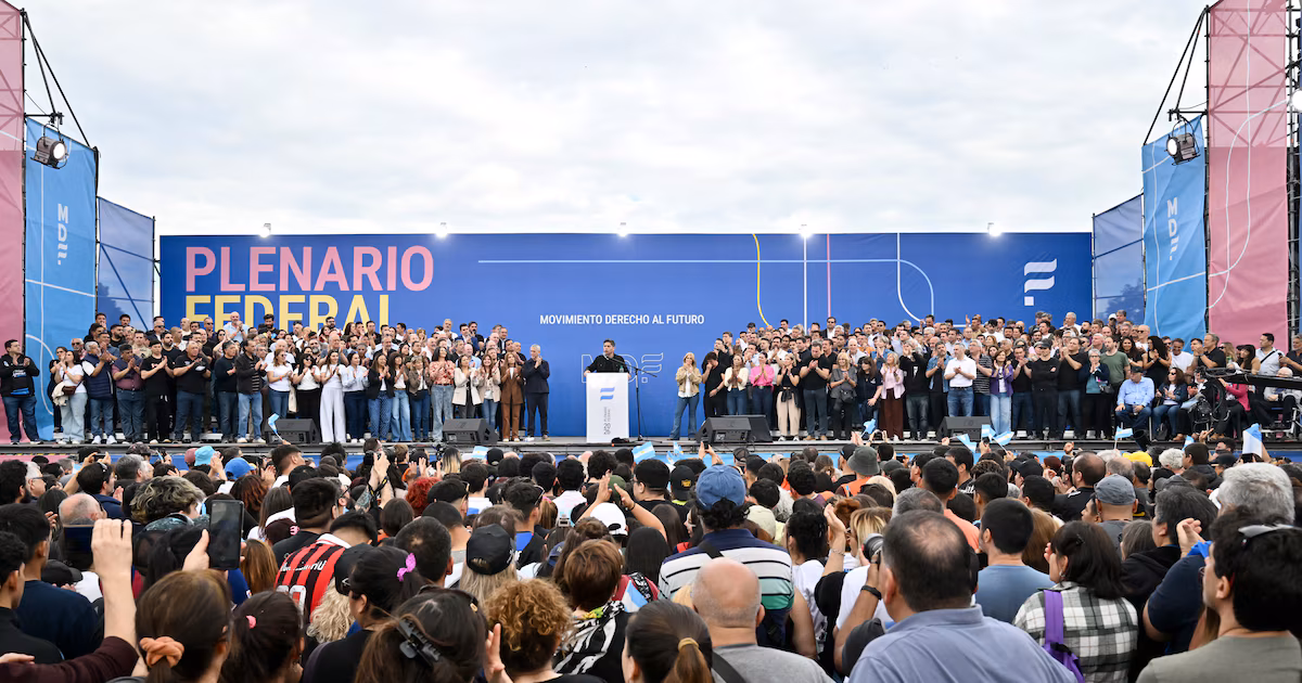 Kicillof impulsa una ruta federal para una candidatura nacional tras plenario en Avellaneda