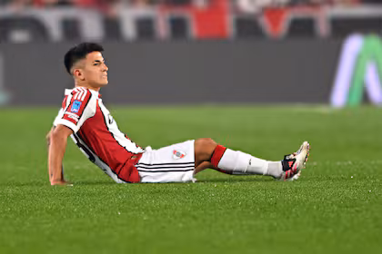 Andrada se lesionó en su debut ante Huracán; Scaloni define la última convocatoria con Messi en la nómina pese a su retiro