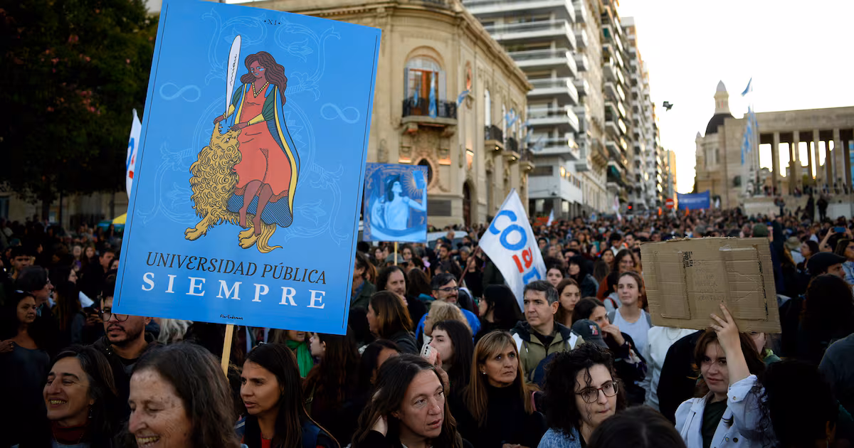 Quinta Marcha Federal Universitaria: Rosario mantiene ocupadas tres facultades y suma Psicología
