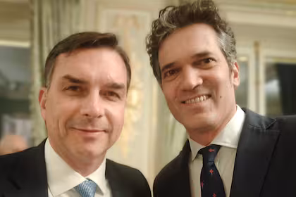 Renuncia de Muzio en la Casa Argentina de París y anuncio de reemplazo con Alfredo Soto