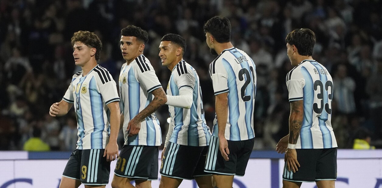 Scaloni impulsa la renovación: cinco debuts ante Bolivia y señales de un proyecto a futuro