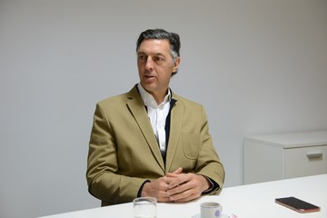El CEO regional de JP Morgan Chase señala que Argentina podría lograr inversión si Milei se reelige en 2027