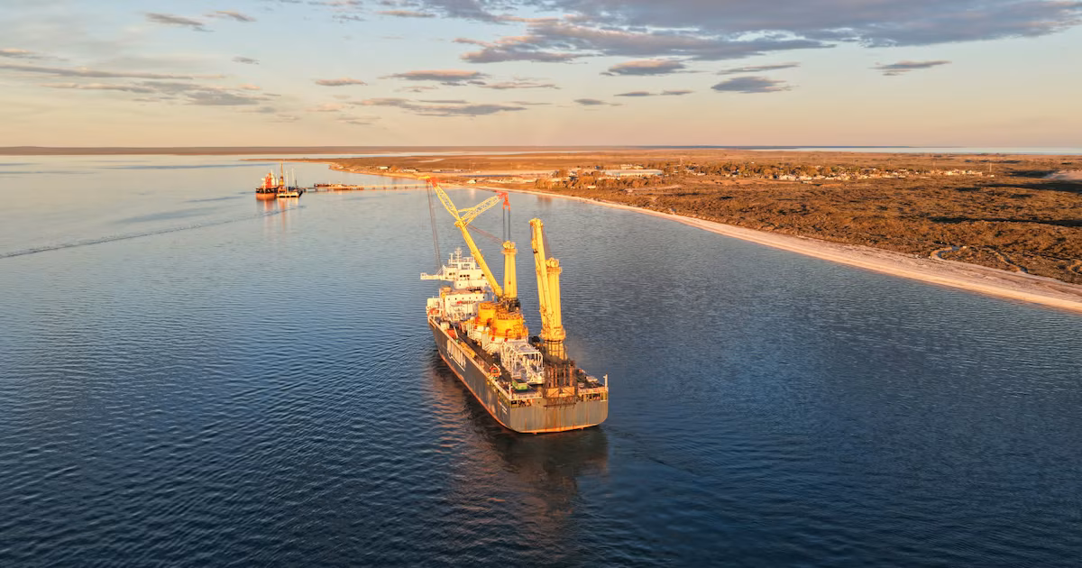 Llegaron al Puerto de San Antonio Este las monoboyas del VMOS para exportar crudo desde Vaca Muerta