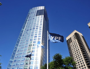 Burford busca revertir fallo de YPF ante la Corte Suprema de EE.UU.; el plazo vence este 30 de septiembre
