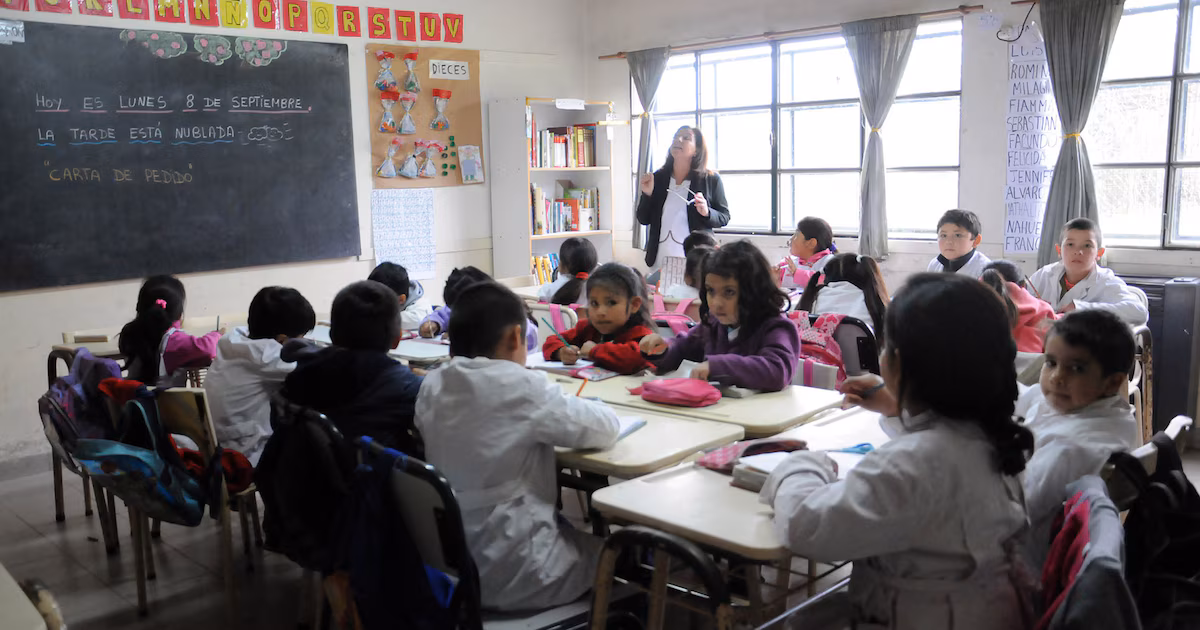 Sindicatos docentes de la Provincia de Buenos Aires acordaron un aumento del 6% en dos cuotas