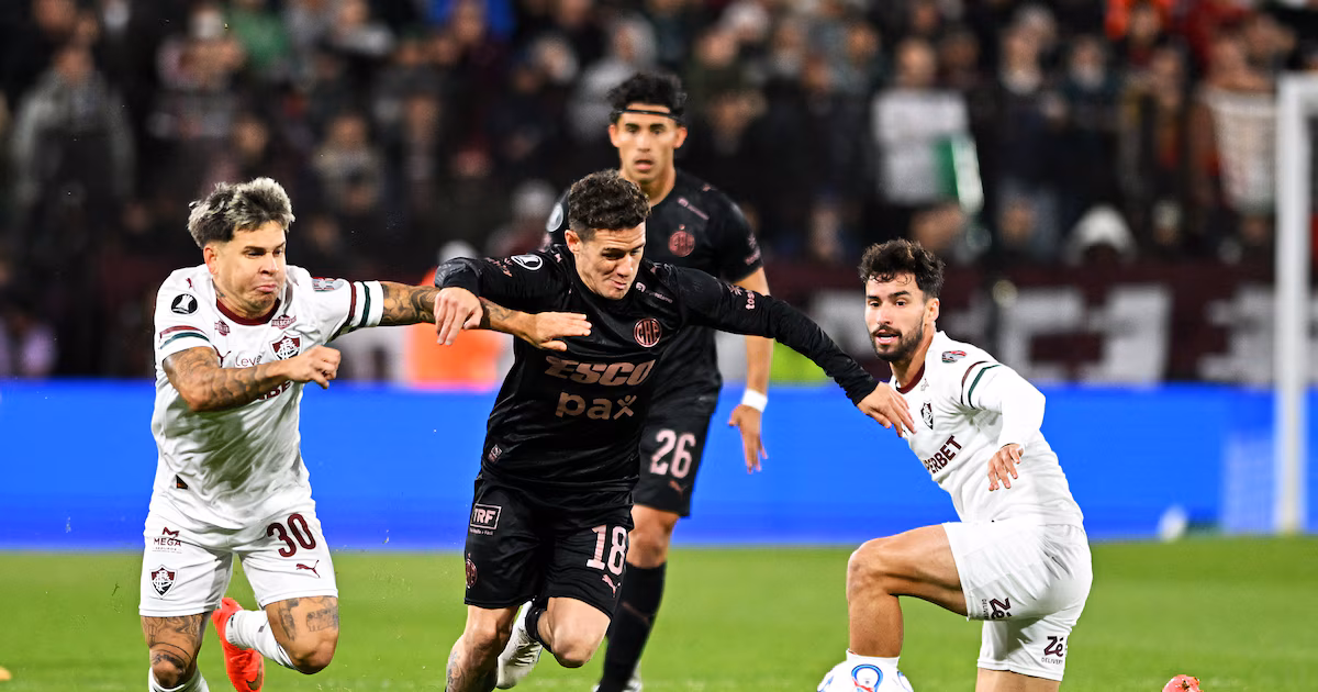 Fluminense avanza a semifinales tras vencer 2-1 a Platense y dejar al Calamar sin remontada