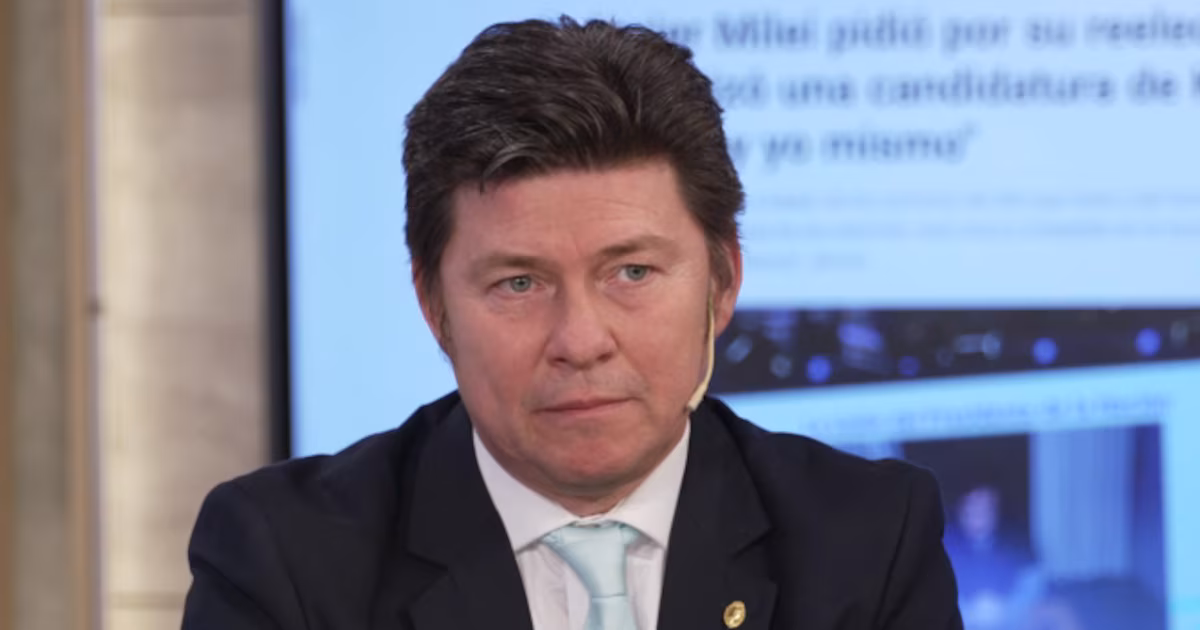 Almirón acusa a Grabois de capitalizar la crisis en comisiones y posicionarse como opositor al Gobierno