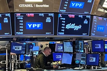 El riesgo país alcanza 570 puntos, nivel del cierre de 2025, y mantiene la racha alcista