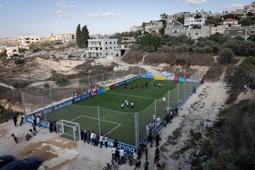 FIFA Arena abre dos minicanchas en Cisjordania para jóvenes de Belén y Qusin