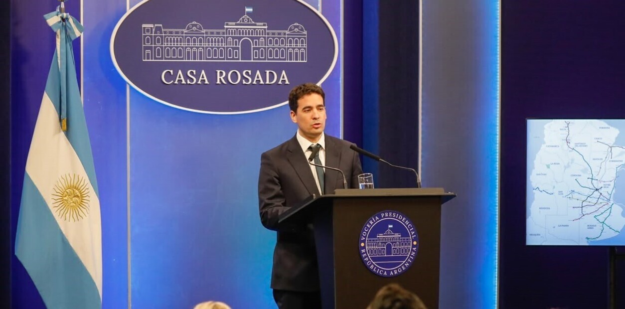 El Gobierno señala shocks externos como motor del alza del riesgo país