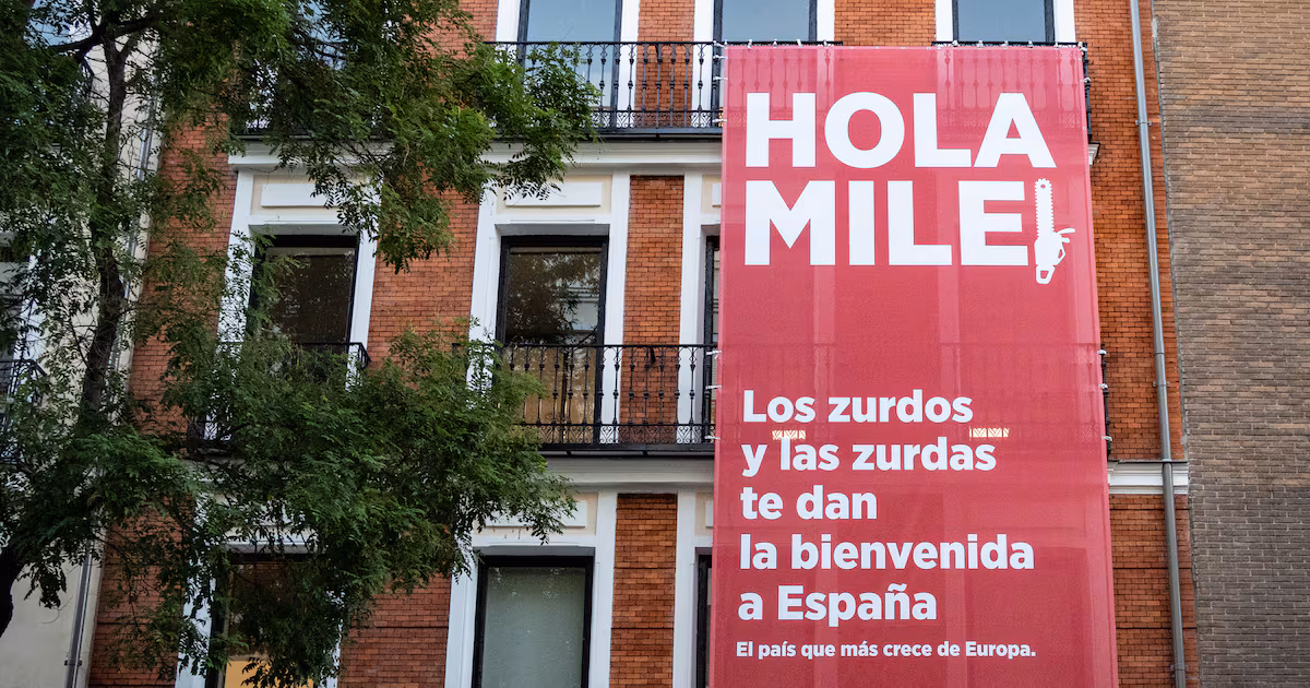 Milei, las etiquetas políticas y el ridículo institucional en España