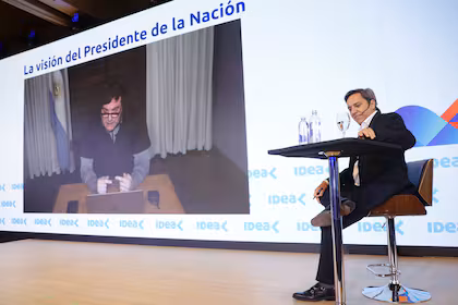 Milei habló desde París en IDEA: economía, Ley de Tierras y la disputa electoral de 2025