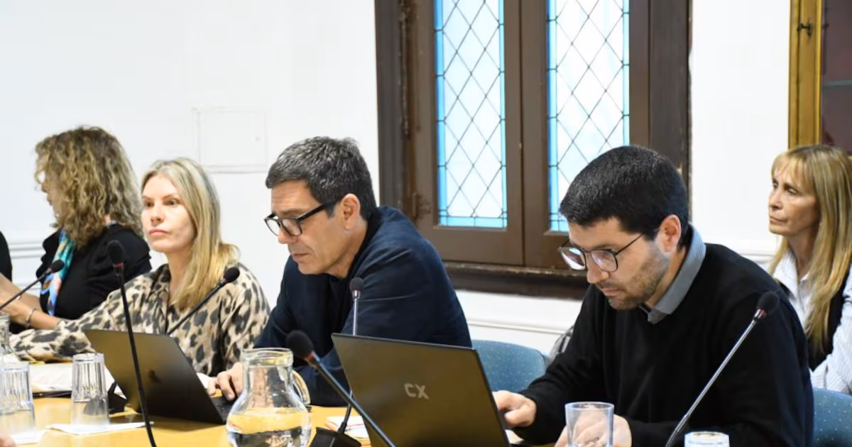 El Concejo retoma el debate por Uber y DiDi con cambios en la ordenanza