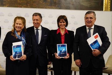 Presentan un libro sobre el rol del Congreso tras la reforma de 1994, con Menem, Negri y Camaño