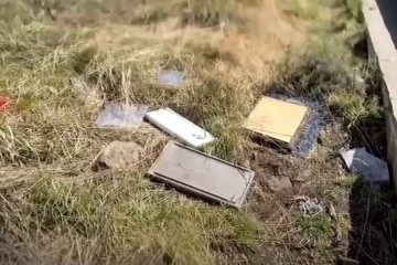 Informe de TV chilena muestra placas argentinas fuera del Cementerio de Darwin en Malvinas
