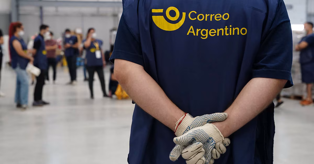 Con Milei, las empresas estatales redujeron su personal en 23.450 puestos