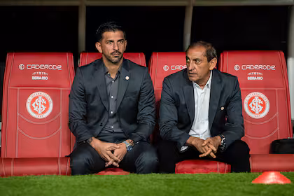 Ramón Díaz podría volver a River para definir el rumbo inmediato del club, tras un ciclo de cambios en la CD