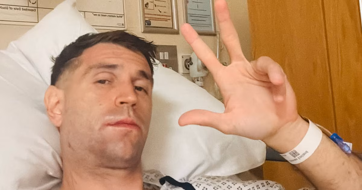 El Dibu Martínez, operado por fractura de maxilar tras choque con Branthwaite, envía mensaje de aliento desde el hospital