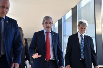 Presupuesto 2027: proyección de crecimiento del 4%, inflación del 21,1% y dólar promedio de 1.728 pesos