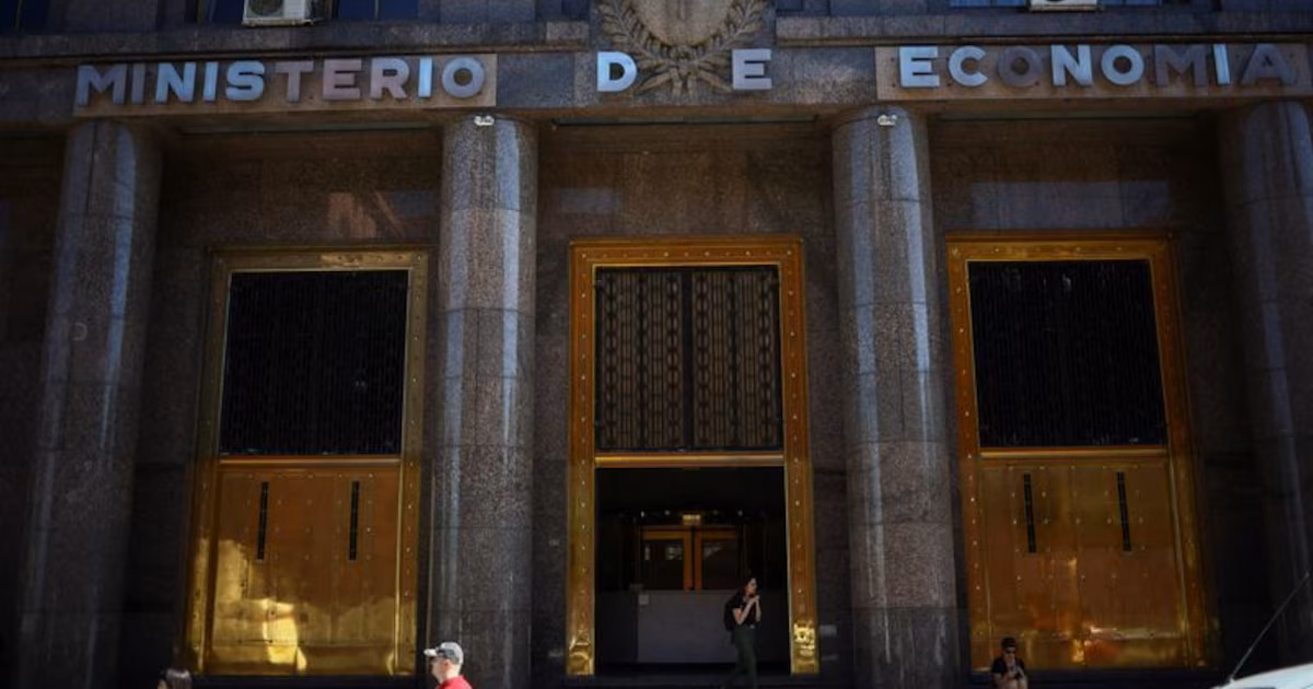 Reservas, deuda y incertidumbre electoral: cuatro frentes que condicionan el plan económico hacia 2027