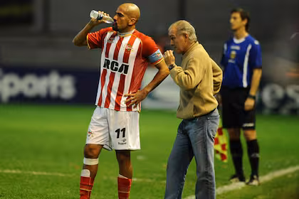 Verón, el gestor de Estudiantes: un 60% de delegación con mira en 80% y la Libertadores como objetivo