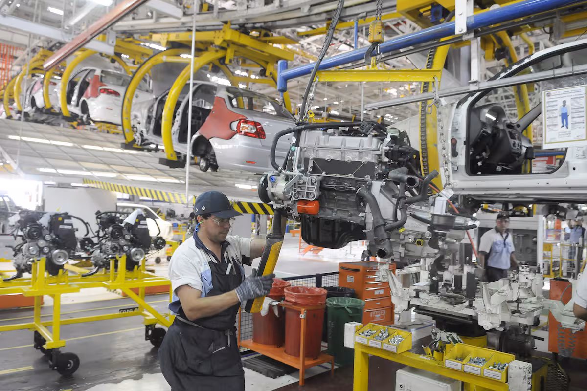 La utilización de la capacidad instalada en la industria subió levemente en agosto, pero sigue por debajo de 2025
