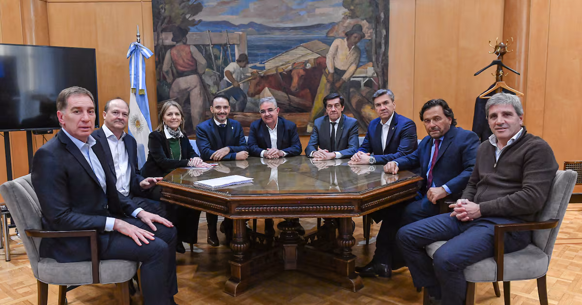 Gobernadores en juego: entre la oposición y la negociación para un eventual pacto electoral con Milei