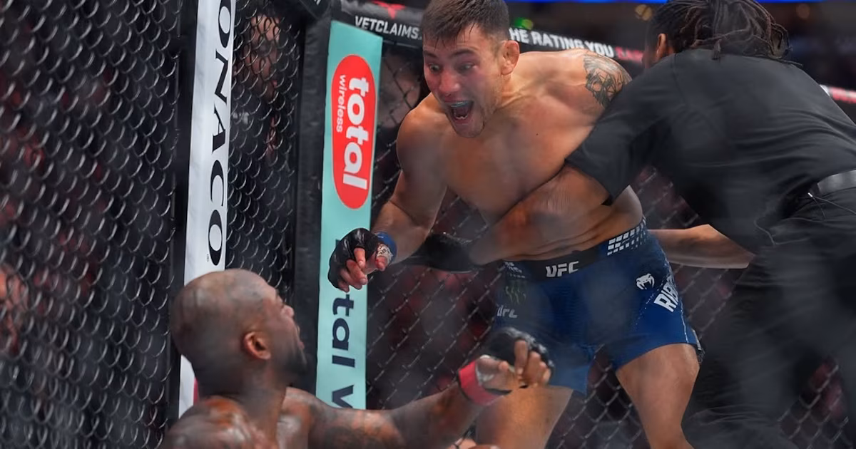 Esteban Ribovics vence a King Green por TKO en el primer asalto en UFC 332 tras tres caídas