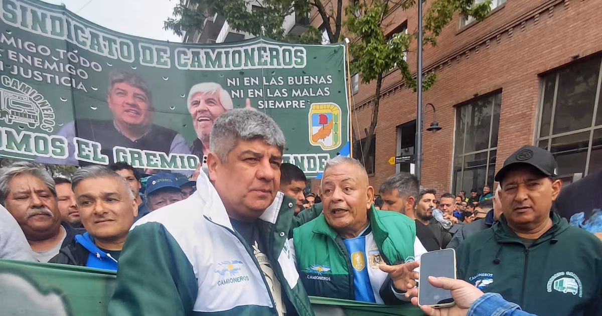 Camioneros presionan por indemnizaciones de USD 200 millones mientras se analizan nuevos pliegos de higiene en la Ciudad