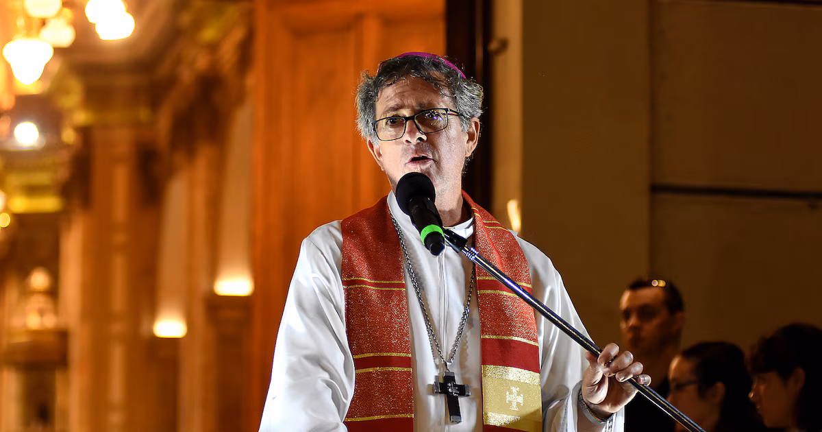 El Gobierno evita enfrentamientos con la Iglesia, pero apunta a García Cuerva y a su vínculo con el kirchnerismo