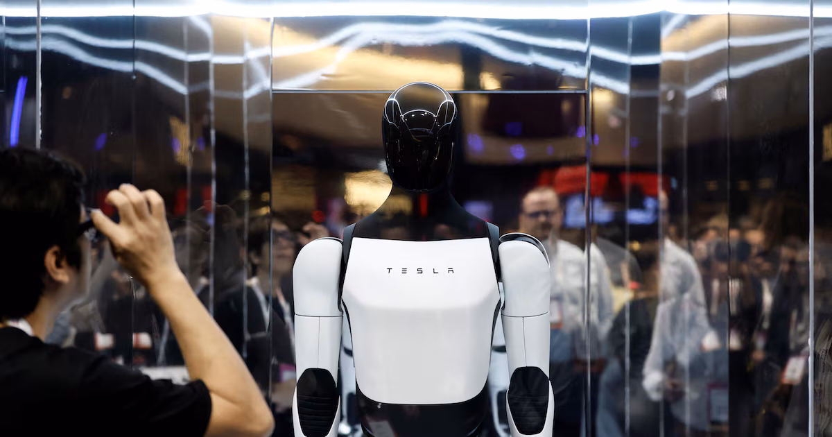 Tesla acelera la producción de Optimus, pero la IA aún va detrás