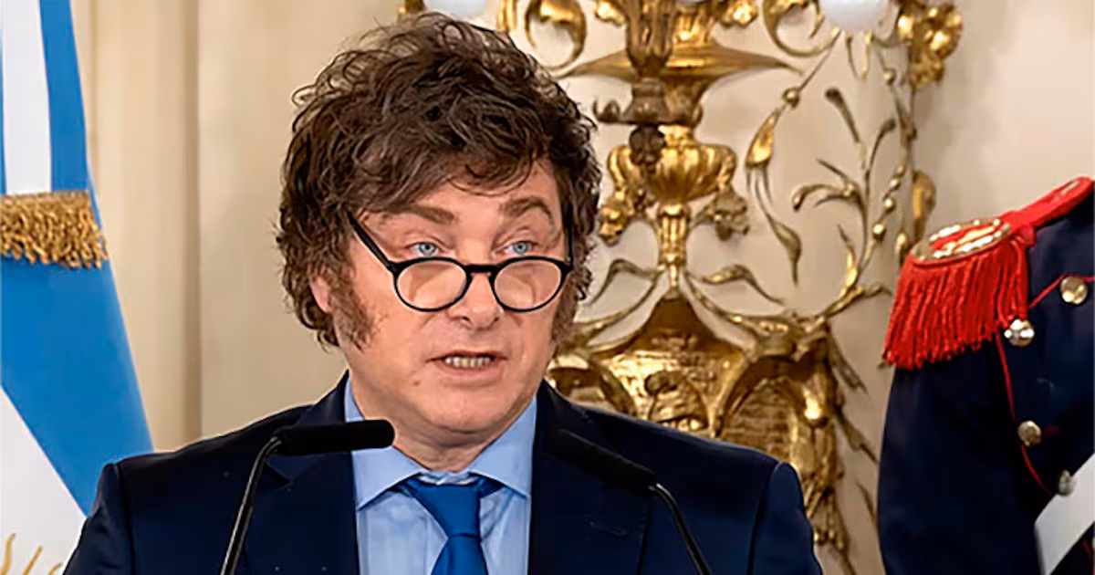 Milei asegura disponer de 125.000 millones de dólares en su “billetera” para enfrentar una corrida el año próximo