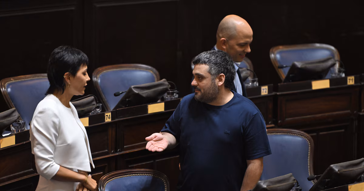 Grietas en el PJ bonaerense: MDF se abstuvo en proyecto de Tignanelli y Mendoza para regular el sobreendeudamiento