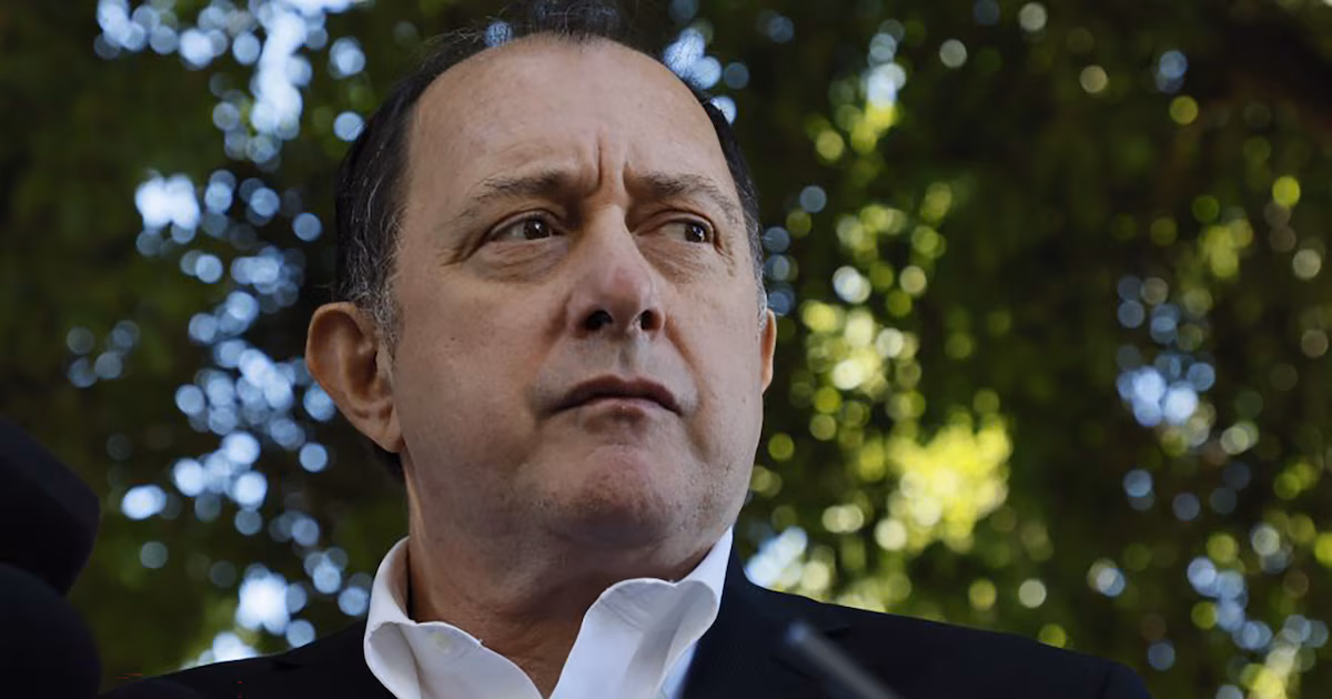Ministro chileno de Vivienda se retracta tras tildar de loco a Milei en un foro; Kast exige que no se repita