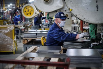 La industria metalúrgica argentina cayó 6,1% en agosto y opera con menos de la mitad de su capacidad instalada