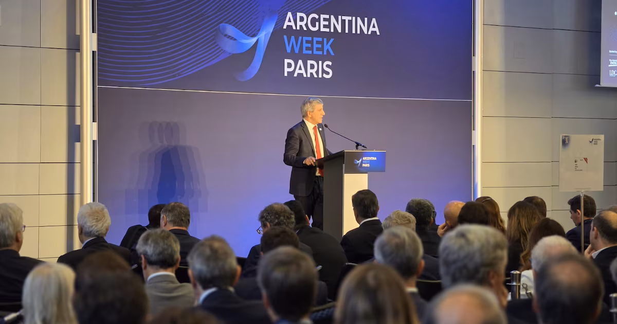 Caputo en París subraya seguridad jurídica y oportunidades de inversión en Argentina Week