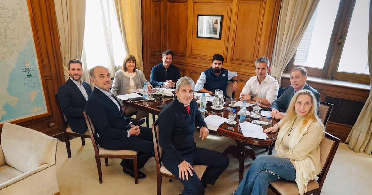 La mesa política se reúne para encauzar diferencias por el Presupuesto 2027 y el recorte en discapacidad