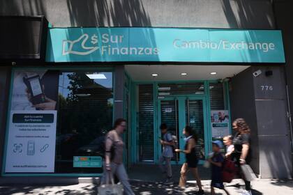 Caso Sur Finanzas: tres firmas creadas en 2021 con coincidencias y nombres alusivos a jugadores, bajo la mira judicial y de ARCA