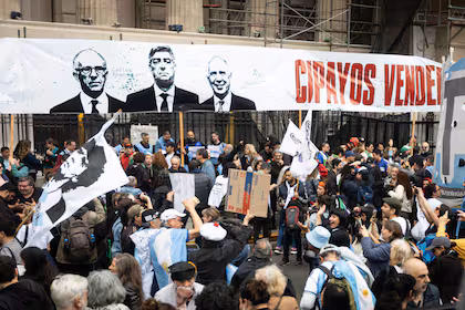 La oposición convoca a una nueva marcha frente al Congreso para exigir financiamiento universitario y límites a la Ley de Tierras