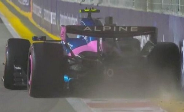 Colapinto quedó fuera de Q3 tras rozar el muro en la clasificación para Singapur