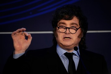 ADEPA condena los insultos de Milei contra periodistas y reafirma la separación entre crítica y agravio