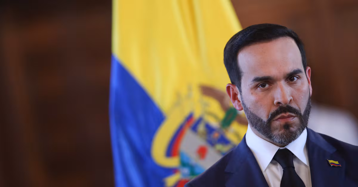 De la Espriella firma decreto para regular la protesta social y advierte sobre los bloqueos