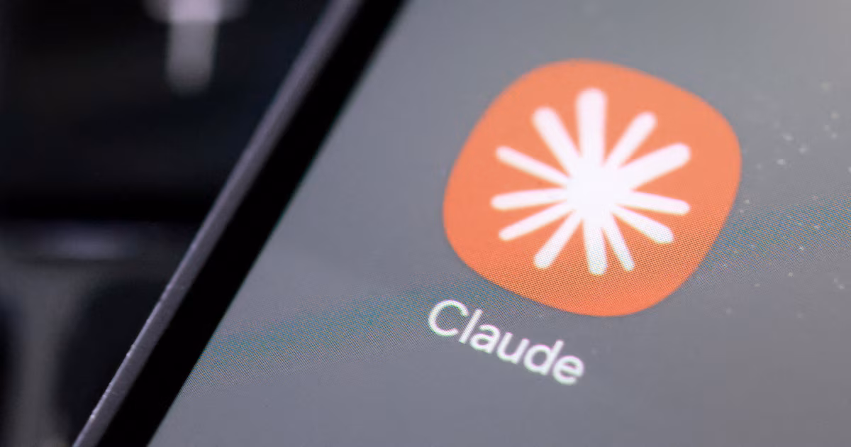 Anthropic acusa a firmas chinas de destilación ilícita de Claude para duplicar capacidades de IA