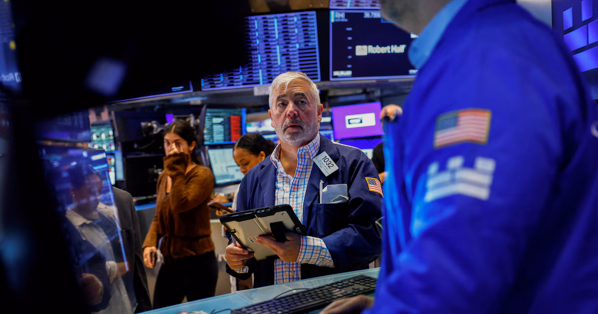 Riesgo país sube por quinto día y alcanza máximo en un mes; mercados globales mixtos y petróleo en caída