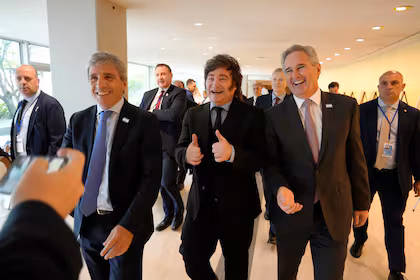 La narrativa libertaria frente a la realidad económica: señales de desgaste y dudas en la confianza