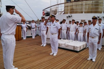 El jefe de la Armada aparta a nueve integrantes por presunta corrupción