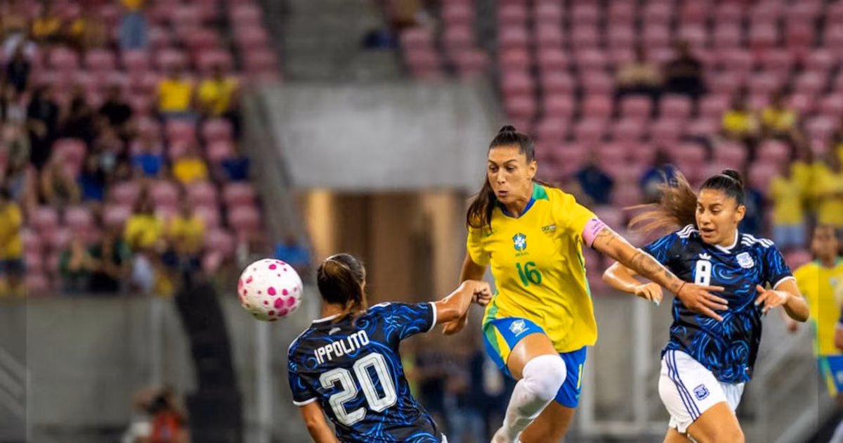 Argentina femenino rescató un 2-2 frente a Brasil en Recife, con una jugadora menos gran parte del encuentro