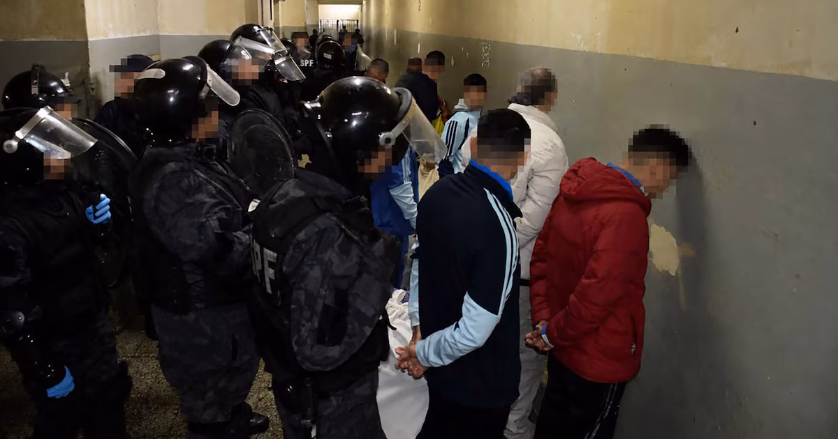 Ya se trasladaron 326 internos desde Devoto hacia Marcos Paz; avanza la segunda etapa del desalojo